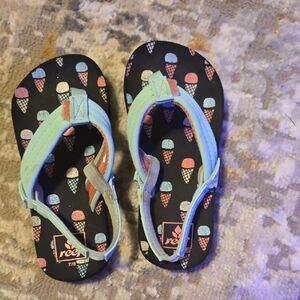 🔵Reef Kids Ice Cream Print Sandals - Black and Light Blue